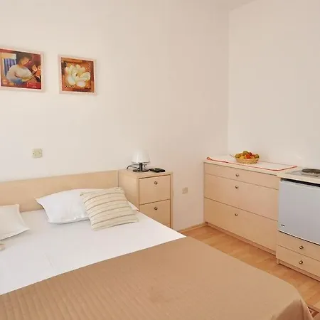 In With Sea View, Balcony, Air Conditioning, Wi-fi