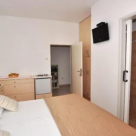 In With Sea View, Balcony, Air Conditioning, Wi-fi * Duće