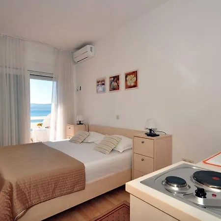 In With Sea View, Balcony, Air Conditioning, Wi-fi Apartmán *